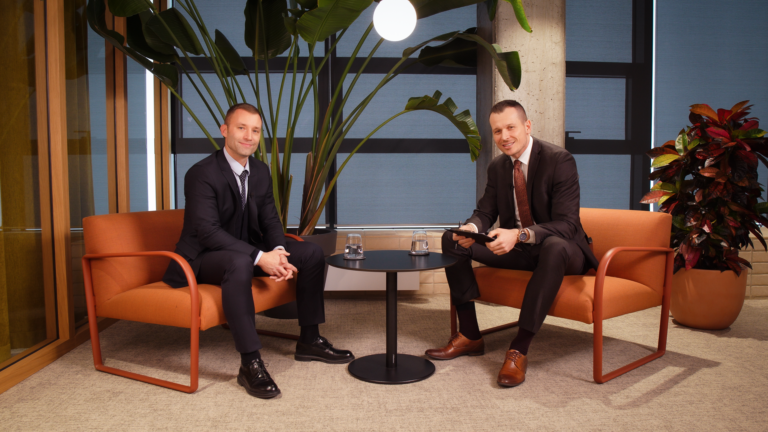 Regulované vs. neregulované investovanie: Prečo „lacnejšie“ riešenia môžu vyjsť najdrahšie